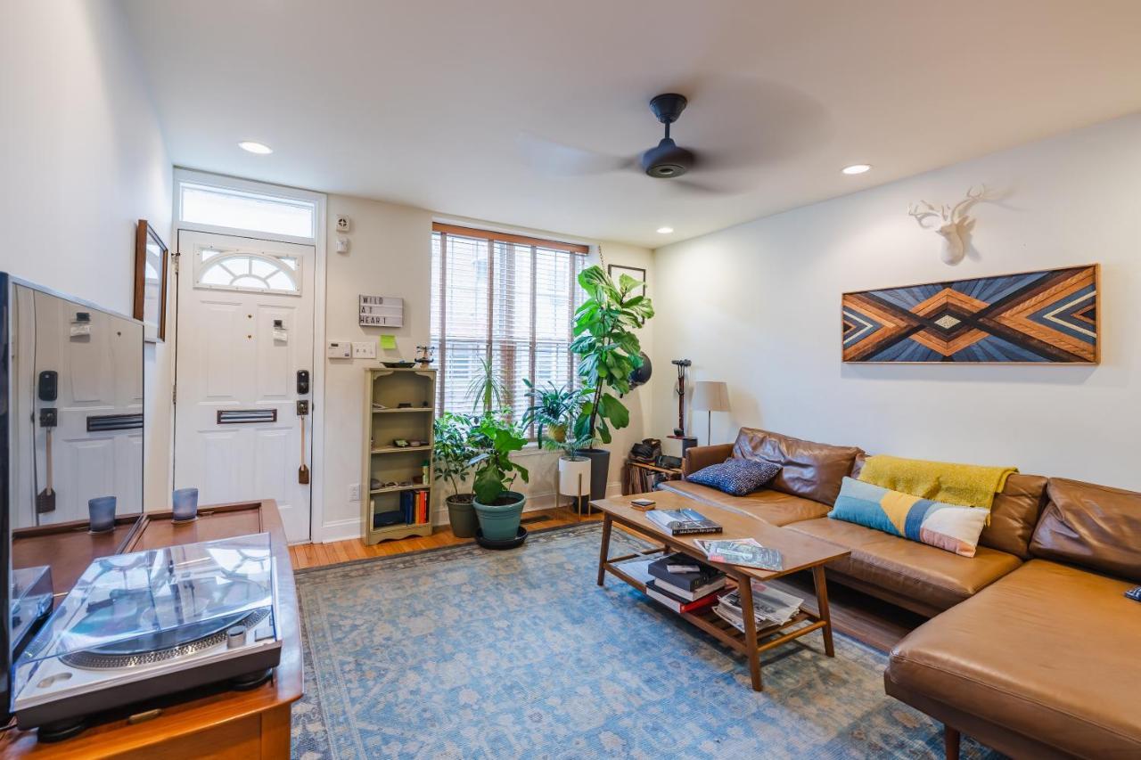 Bedroom In Thoughtfully Decorated East Passyunk Home Philadelphia Exterior photo
