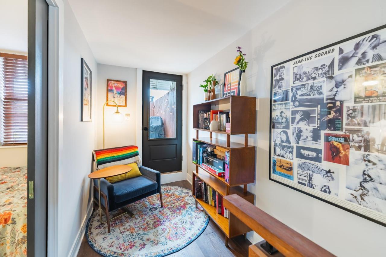 Bedroom In Thoughtfully Decorated East Passyunk Home Philadelphia Exterior photo